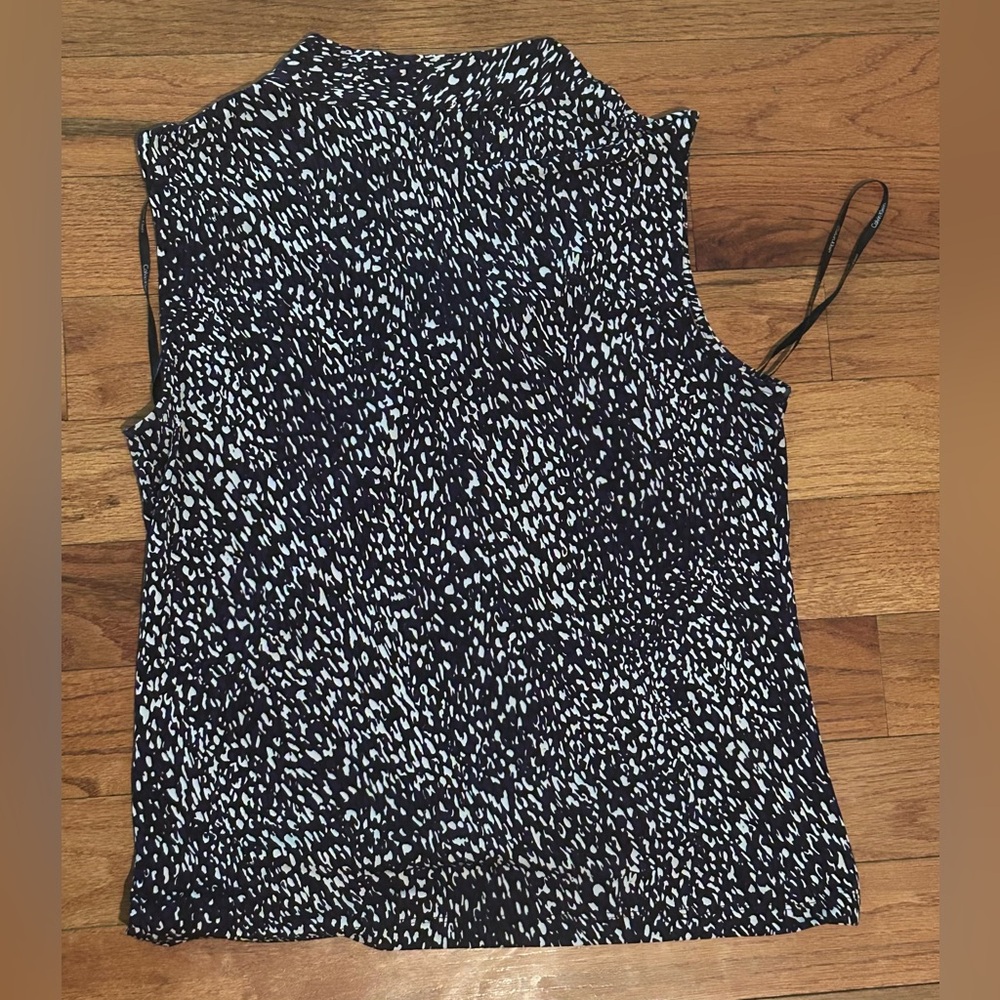 Calvin Klein CK Women's Geometric Twist Knot V-Neck Sleeveless Top L 12-14 - Picture 5 of 15